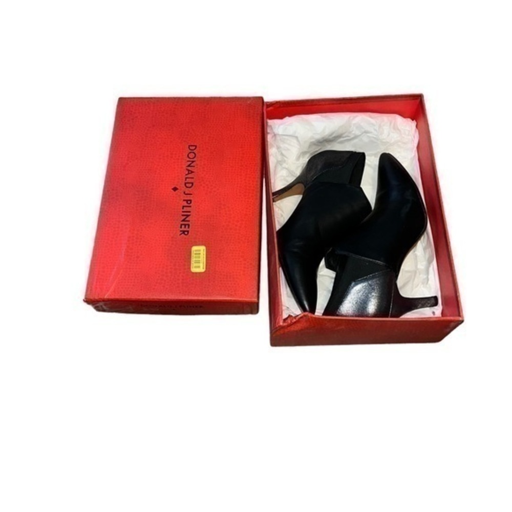 Donald J. Pliner-“Tillie” Black
Brushed Metallic Booties Low Heels Size 7.5